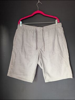 Hang Ten Men’s XL Gray Plaid Stretch Casual Shorts Drawstring Waist